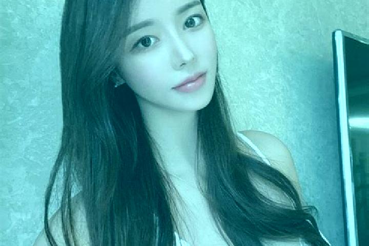 Luna, 38 — Escort in Yuanqian, China