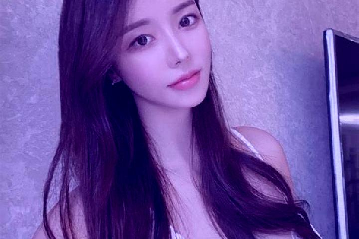 Luna, 39 — Escort in Guzhuyingzi, China