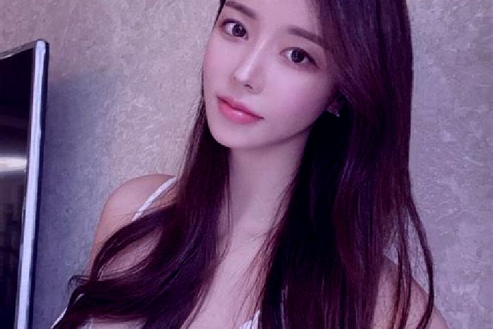 Luna, 39 — Escort in Mengwang, China