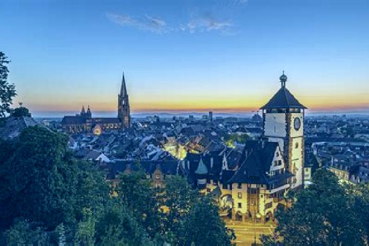 Luna, 39 — Escort in Oberweiler im Tal, Germany