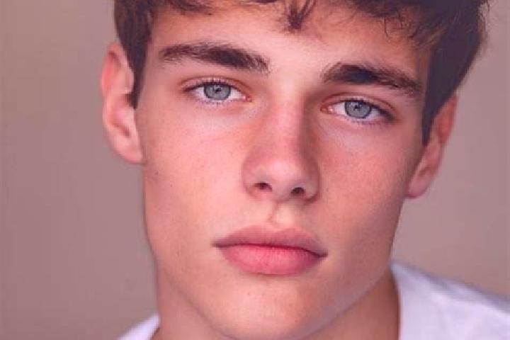 Madison, 20, a black brown-eyed caucasian companion based in Hobhouse. Offering Overnight, GFE, Duos, CIM, OWO. Available for incall and outcall, day and eve...