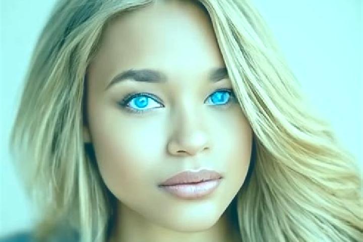 Madison, 20, a blonde blue-eyed latina companion based in Tekonsha. Offering Dinner Date, Tantra, Duos. Available for incall and outcall, day and evening dates.