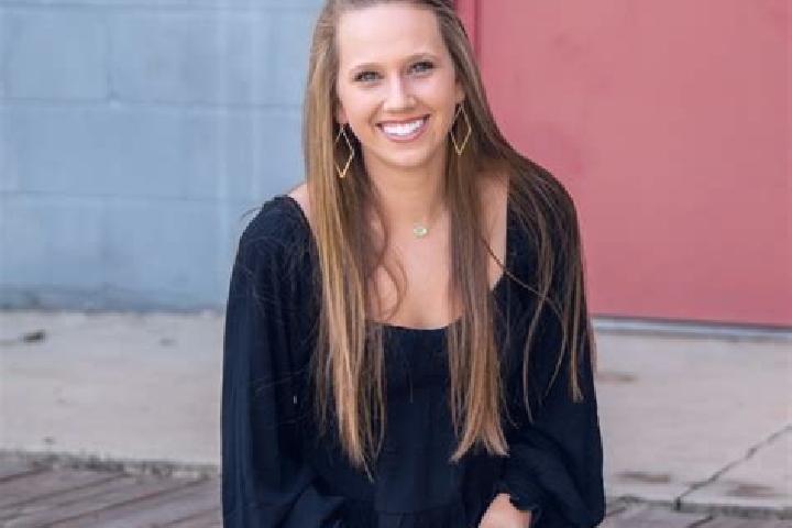 Madison, 20 — Escort in Fox Farm-College, United States