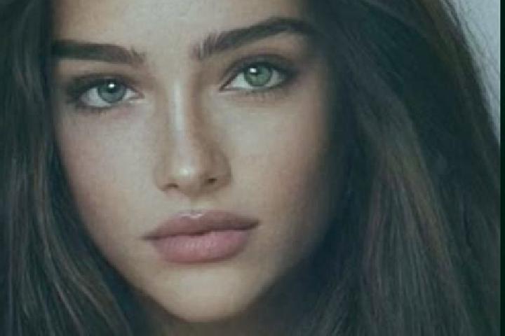 Madison, 21, a chestnut blue-eyed caucasian companion based in Tonshalovo. Offering Girlfriend Experience, Erotic Massage, Deep French Kissing, OWO, Party Gi...