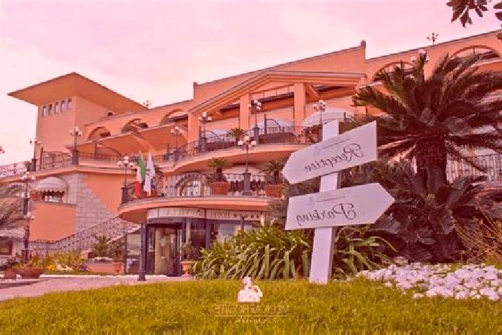 Madison, 21 — Escort in Bovalino, Italy