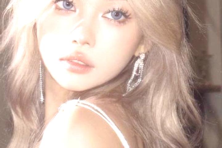 Madison, 22, a blonde blue-eyed asian companion based in Yezhuping. Offering Roleplay, Dinner Date. Available for incall and outcall, overnight bookings avai...