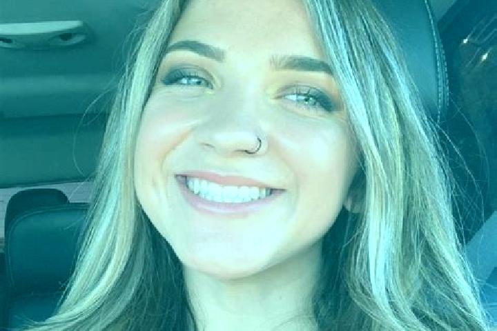 Madison, 22 — Escort in Shafter, United States