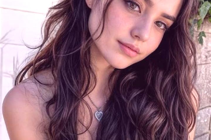 Madison, 23, a auburn hazel-eyed mixed companion based in Sutton-Alpine. Offering CIM, OWO, Erotic Massage. Available for incall and outcall, day and evening...