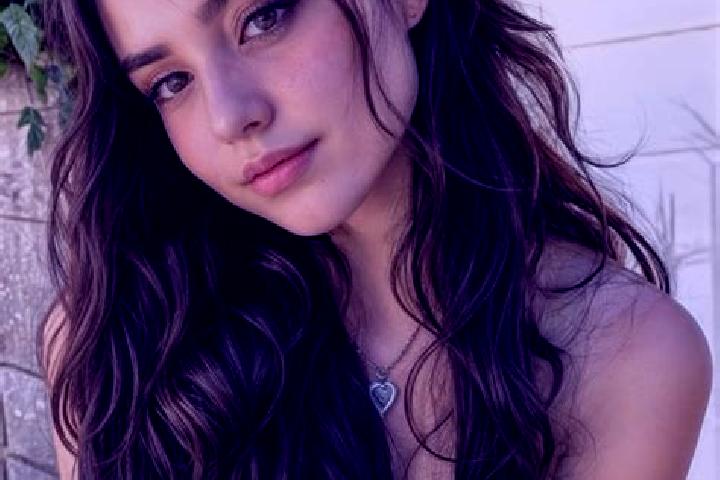 Madison, 23, a black hazel-eyed asian companion based in Barrio Cuarto. Offering CIM, Tantra, Dinner Date, GFE, BDSM. Available for incall and outcall, day a...
