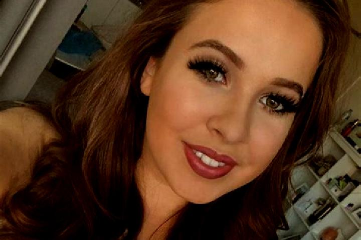 Madison, 23, a red grey-eyed latina companion based in Wu King. Offering 69, Striptease, Dinner Date. Available for incall and outcall, day and evening dates.