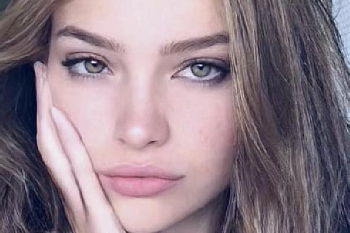 Madison, 23, a red hazel-eyed caucasian companion based in Camerota. Offering BDSM, Domination, Deep French Kissing. Available for incall and outcall, day an...