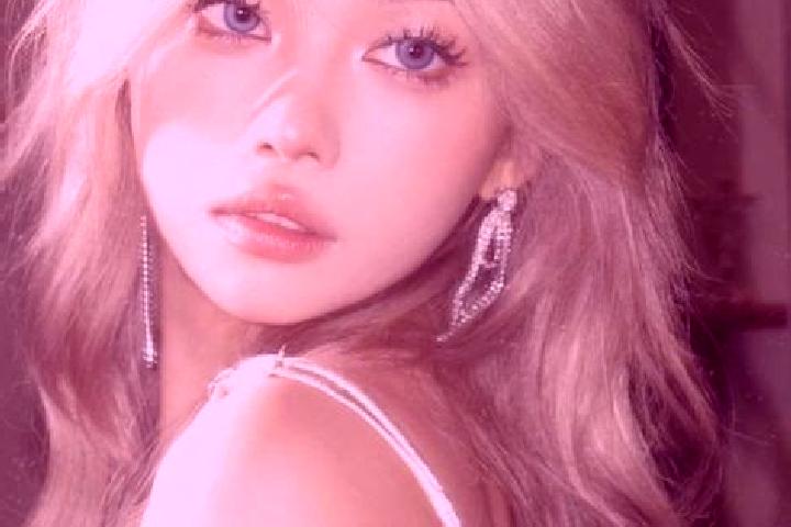 Madison, 24, a platinum blonde hazel-eyed asian companion based in Quchi. Offering Duos, OWO, Travel Companion, CIM. Available for incall and outcall, day an...