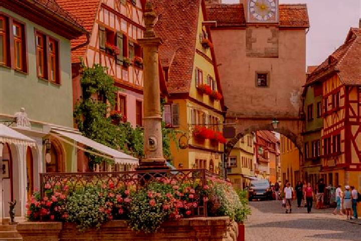 Madison, 24 — Escort in Apen, Germany
