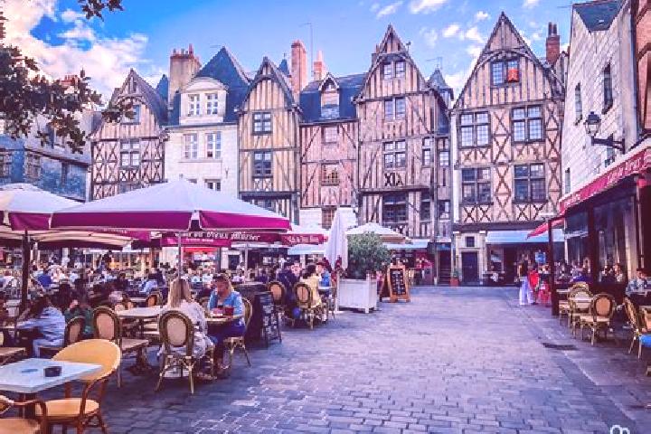 Madison, 24 — Escort in Champsac, France
