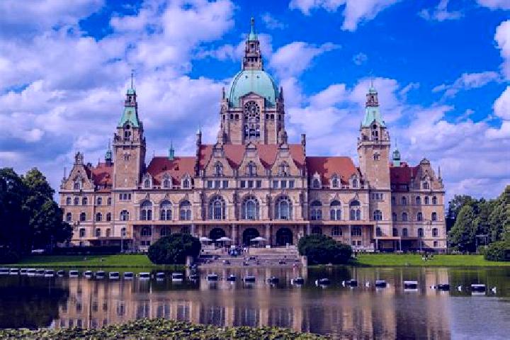 Madison, 25 — Escort in Friedeburg, Germany