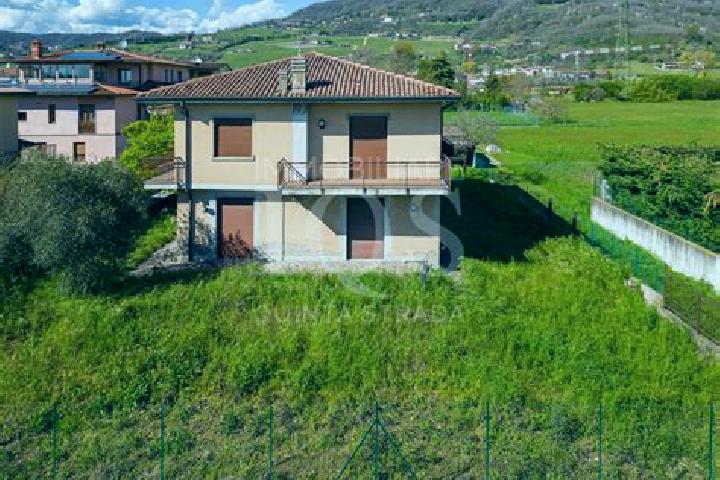 Madison, 25 — Escort in Grumello del Monte, Italy