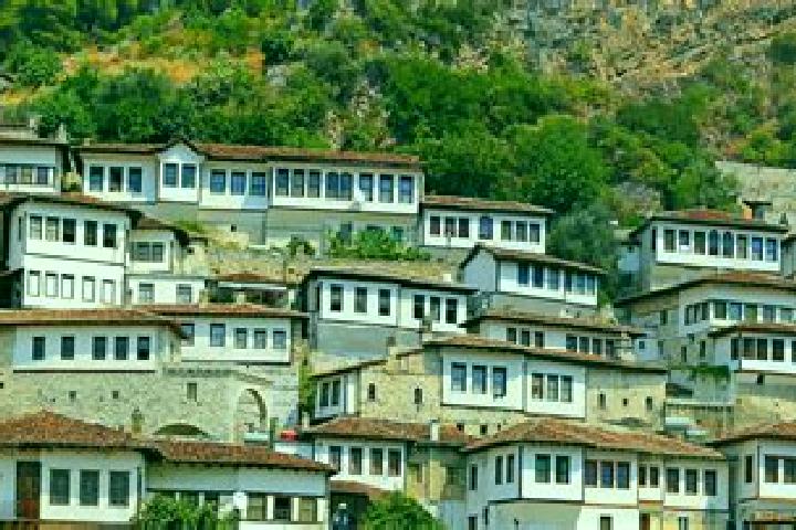 Madison, 25 — Escort in Kombesi, Albania
