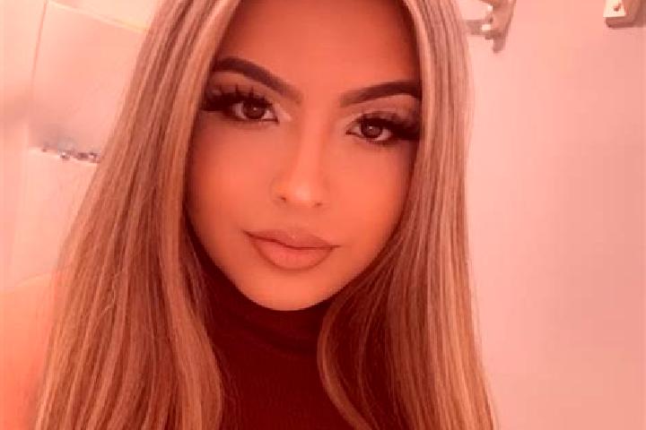 Madison, 26, a blonde brown-eyed latina companion based in El Oro de Hidalgo. Offering Roleplay, Fetish, GFE. Available for incall and outcall, overnight boo...