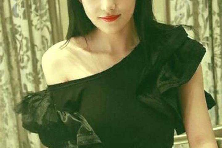 Madison, 27, a black grey-eyed asian companion based in Cherry Burton. Offering Dinner Date, Girlfriend Experience, CIM, Party Girl. Available for incall and...