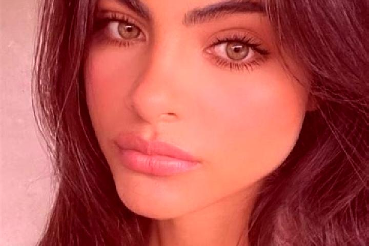 Madison, 27, a brunette green-eyed european companion based in Olivola. Offering Travel Companion, Deep French Kissing, BDSM. Available for incall and outcal...