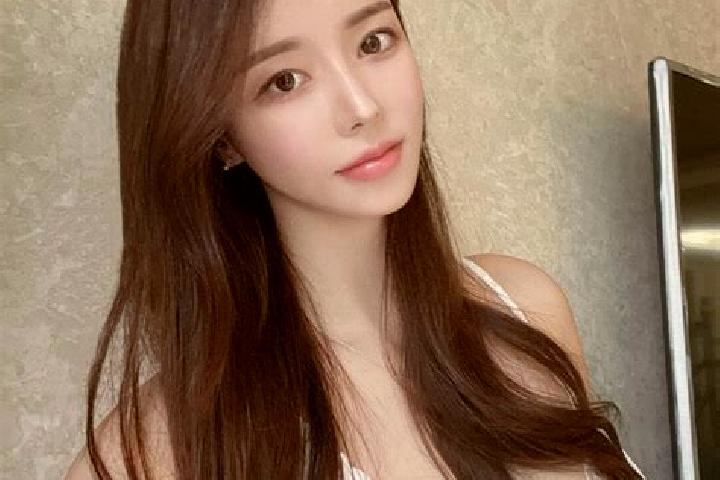 Madison, 27 — Escort in Karlung, China