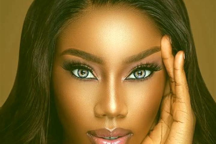 Madison, 29, a chestnut blue-eyed ebony companion based in Kahriz. Offering Striptease, OWO, Tantra. Available for incall and outcall, day and evening dates.