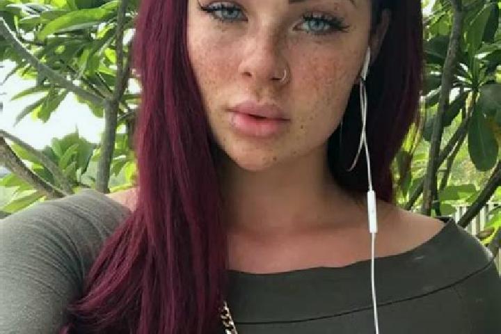 Madison, 29, a red green-eyed latina companion based in Cailloux-sur-Fontaines. Offering A-Level, Roleplay, Dinner Date, Deep French Kissing, Overnight. Avai...