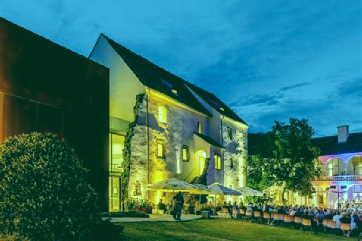 Madison, 29 — Escort in Ratten, Austria