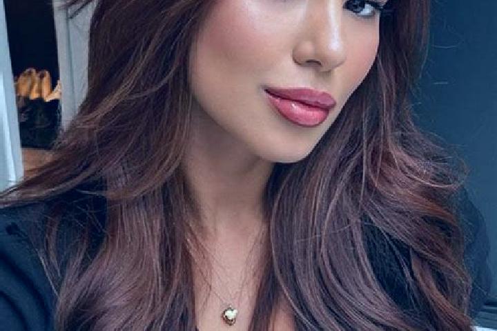 Madison, 31, a chestnut brown-eyed latina companion based in Hontanaya. Offering Dinner Date, 69, Overnight. Available for incall and outcall, overnight book...