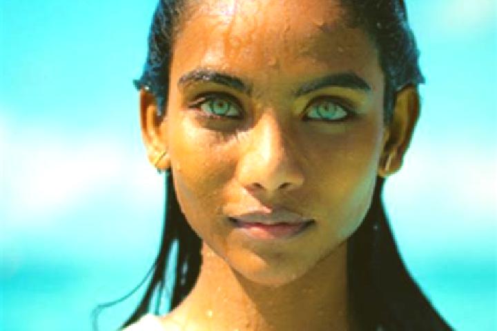 Madison, 32, a auburn blue-eyed indian companion based in Paltin. Offering CIM, Dinner Date, BDSM. Available for incall and outcall, day and evening dates.