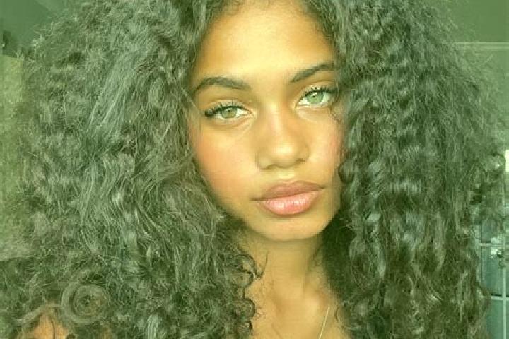 Madison, 32, a black grey-eyed ebony companion based in Chiugiana-La Commenda. Offering Duos, Massage, Striptease, OWO, BDSM. Available for incall and outcal...