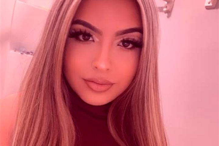 Madison, 32, a blonde grey-eyed latina companion based in Vanrhynsdorp. Offering Erotic Massage, Roleplay, A-Level, Domination. Available for incall and outc...