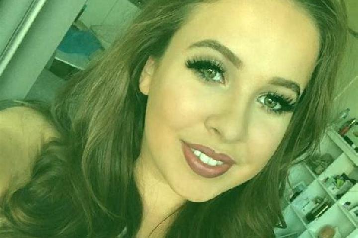 Madison, 32, a brunette grey-eyed ebony companion based in Ruzhdie. Offering Overnight, CIM, Roleplay, Girlfriend Experience. Available for incall and outcal...