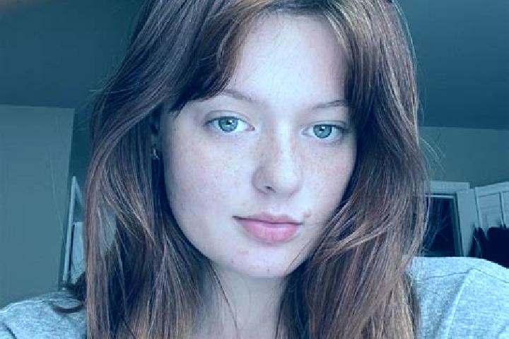 Madison, 32, a red blue-eyed european companion based in Chessy-les-Pres. Offering Roleplay, Fetish, Deep French Kissing, Domination, GFE. Available for inca...