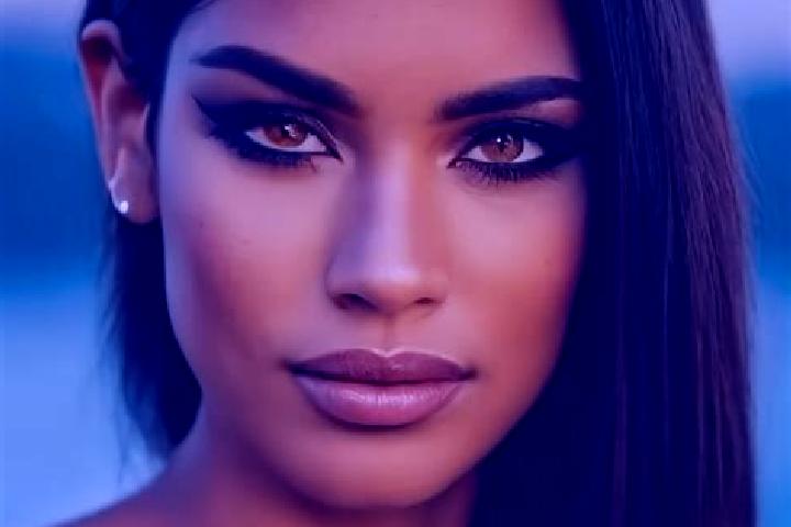 Madison, 32, a red green-eyed latina companion based in Ponezhukay. Offering Girlfriend Experience, Domination, A-Level, Dinner Date. Available for incall an...