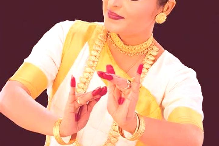 Madison, 32 — Escort in Pathanamthitta, India