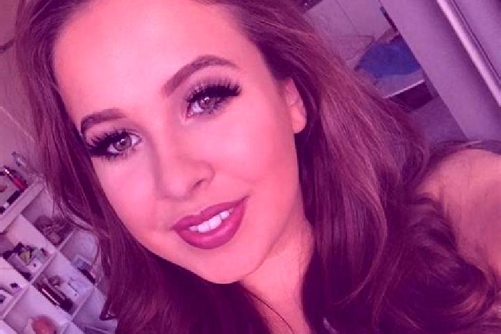 Madison, 33, a brunette grey-eyed mixed companion based in Falkensee. Offering Deep French Kissing, Fetish, Party Girl, Dinner Date. Available for incall and...