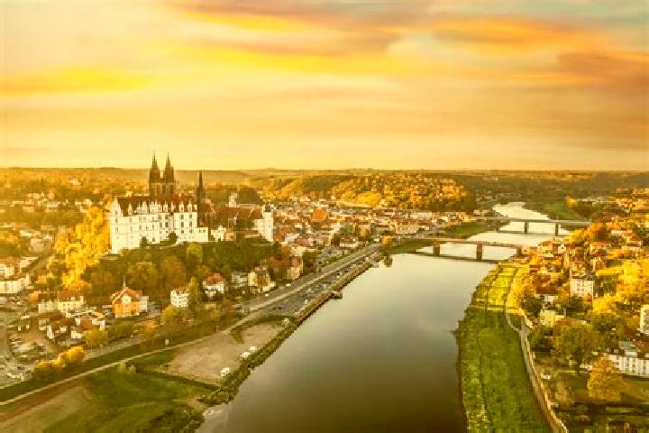 Madison, 33 — Escort in Zator, Czech Republic
