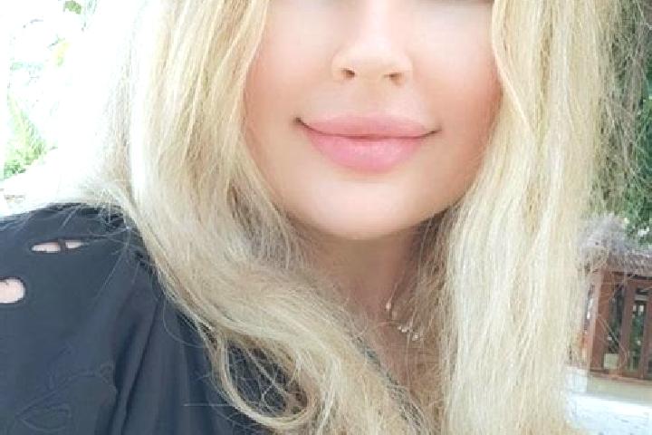 Madison, 34, a blonde amber-eyed ebony companion based in Hubballi. Offering GFE, BDSM, Tantra. Available for incall and outcall, overnight bookings available.