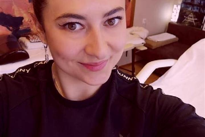 Madison, 35, a black grey-eyed asian companion based in Jafre. Offering Party Girl, Massage, CIM. Available for incall and outcall, day and evening dates.