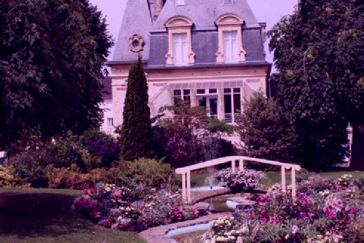 Madison, 35 — Escort in Cormelles-le-Royal, France