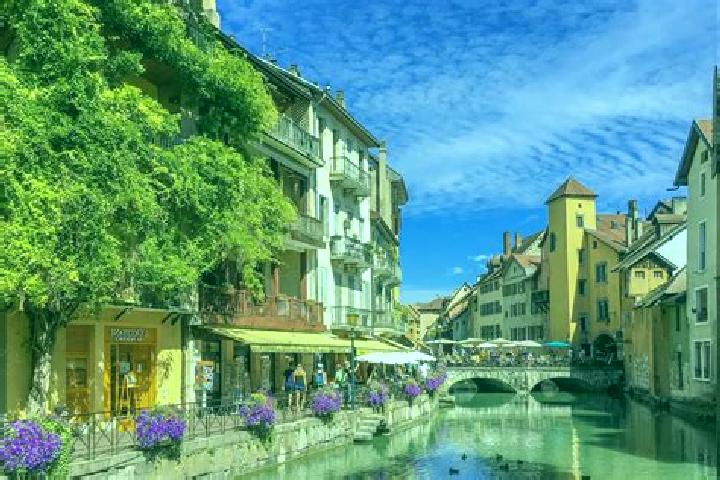 Madison, 35 — Escort in La Biolle, France