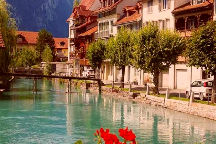 Madison, 35 — Escort in Muentschemier, Switzerland