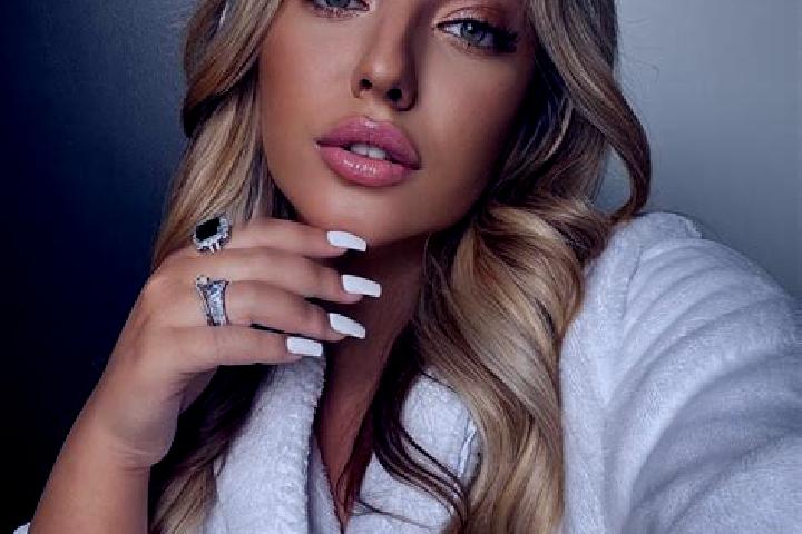 Madison, 36, a blonde grey-eyed latina companion based in Salisbury Downs. Offering Striptease, Prostate Massage, Party Girl. Available for incall and outcal...
