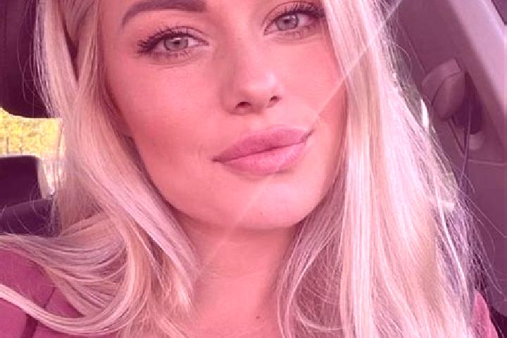 Madison, 36, a blonde hazel-eyed middle eastern companion based in Sunset Park. Offering Couples, Roleplay, Erotic Massage, Striptease, CIM. Available for in...