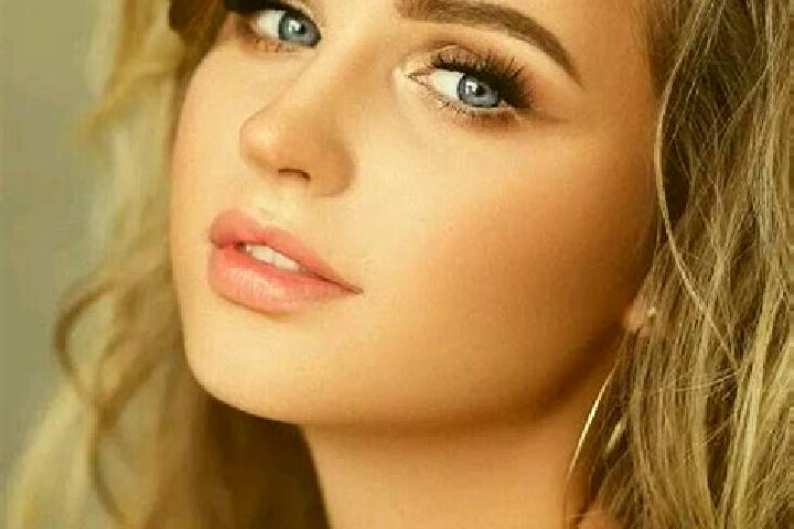 Madison, 36, a dark blonde blue-eyed mediterranean companion based in Bishopstoke. Offering GFE, Duos, Prostate Massage, Erotic Massage. Available for incall...
