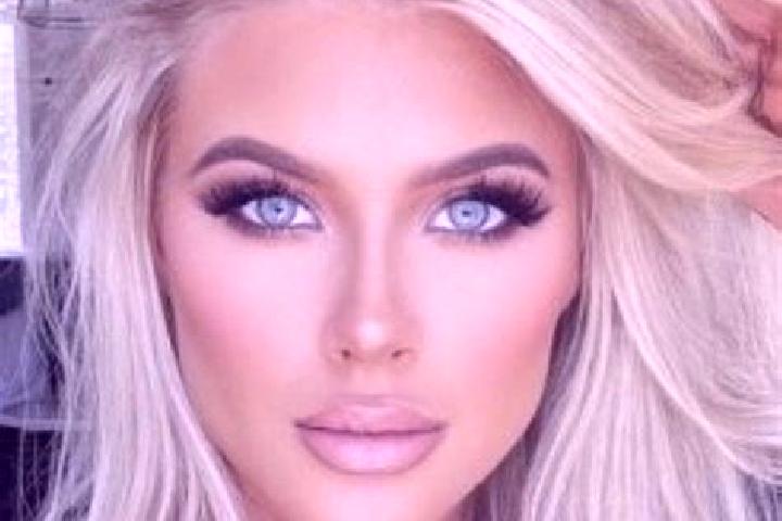 Madison, 36, a platinum blonde hazel-eyed latina companion based in Torre del Compte. Offering Massage, Striptease, Duos, 69. Available for incall and outcal...