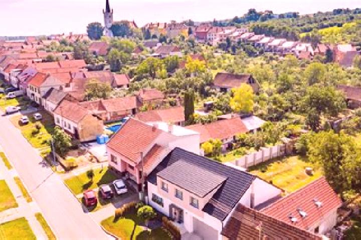 Madison, 36 — Escort in Rabstejnska Lhota, Czech Republic