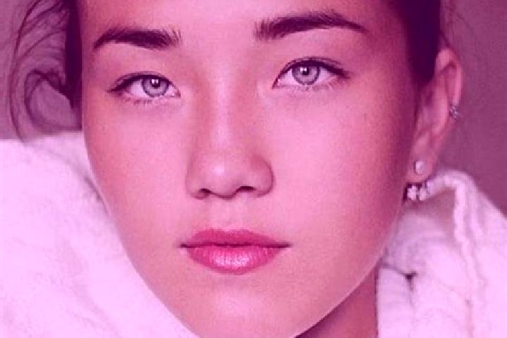 Madison, 37, a chestnut grey-eyed caucasian companion based in Lupstein. Offering 69, Deep French Kissing, Overnight, Erotic Massage, Party Girl. Available f...