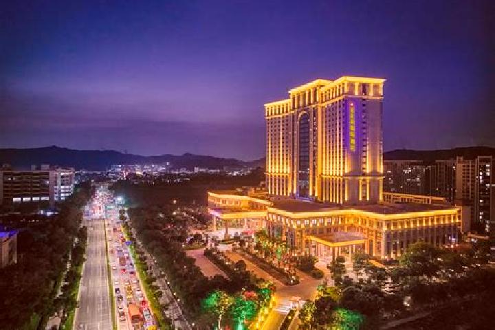Madison, 37 — Escort in Tangxia, China